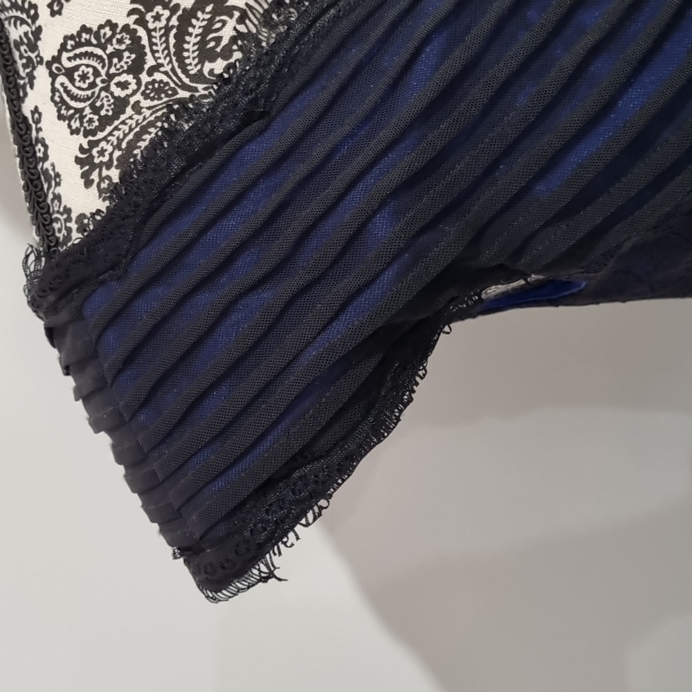 Montique, blue with black lace overlay, bodycon dress, size 10 - Picture 6 of 12